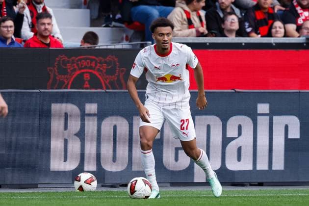 LEVERKUSEN - Tidiam Gomis of RB Leipzig controls the ball during the Bundesliga match between Bayer 04 Leverkusen and RB Leipzig at the BayArena on September 20, 2026, in Leverkusen, Germany. MARCEL TER BALS ANP Bundesliga 2026 27 xVIxANPxSportx xMarcelxterxBalsxIVx 569403483 originalFilename: 569403483.jpg