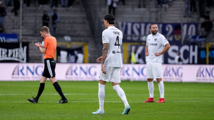 v.li.: Antonio Tikvic (Münster, 4), Rico Preißinger (Preissinger, Münster, 21), Spieler vom SC Preußen Münster (Preussen), enttäuscht schauend, Enttäuschung, Frustration, disappointed, pessimistisch, nach dem Gegentor zum 1:0, Action, Aktion, Spielszene, 20.09.2026, Mannheim (Deutschland), Fussball, 3. Liga, SV Waldhof Mannheim - SC Preußen Münster, DFB DFL REGULATIONS PROHIBIT ANY USE OF PHOTOGRAPHS AS IMAGE SEQUENCES AND OR QUASI-VIDEO.