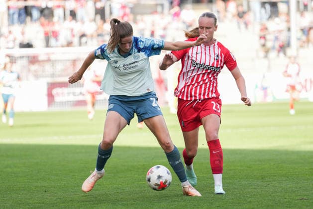 Google Pixel Frauen-Bundesliga: SC Freiburg vs. Bayer 04 Leverkusen, 20.09.2026 Zweikampf zwischen Lilla Turanyi (Bayer 04 Leverkusen, 24) und Luca-Emily Birkholz (SC Freiburg, 23) Google Pixel Frauen-Bundesliga: SC Freiburg vs. Bayer 04 Leverkusen, Dreisamstadion, 20.09.2026 DFB DFL REGULATIONS PROHIBIT ANY USE OF PHOTOGRAPHS AS IMAGE SEQUENCES AND OR QUASI-VIDEO. Copyright: xBEAUTIFULxSPORTS Boscox