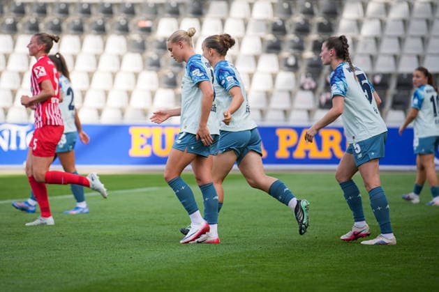 Fussball, Google Pixel Frauen-Bundesliga, 5. Spieltag, 2026 2027, SC Freiburg vs. Bayer 04 Leverkusen, 20.09.2026, Dreisamstadion, Freiburg, Cornelia Kramer (Bayer 04 Leverkusen, 07) Eigentor, Freiburg Dreisamstadion Baden-Württemberg Deutschland Copyright: xFINLEYxMÖRCHx