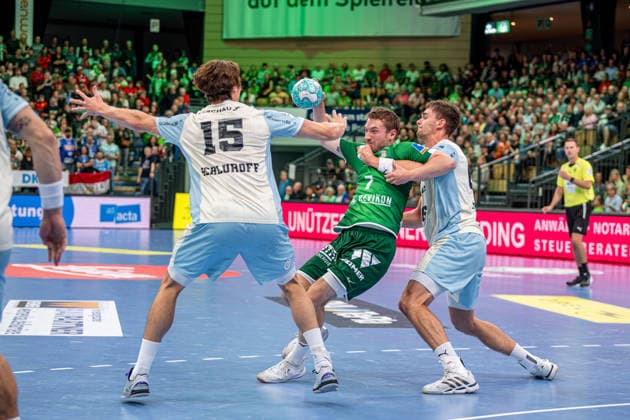 OPEL Handball Bundesliga; HSG Wetzlar - VfL Gummersbach, 20.09.26 Dominik Mappes (HSG Wetzlar, 7), Miro Schluroff (VfL Gummersbach, 15), Å tepan Zeman (VfL Gummersbach, 66) OPEL Handball Bundesliga; HSG Wetzlar - VfL Gummersbach: Wetzlar, 20.09.26 Copyright: xBEAUTIFULxSPORTS Roeczeyx
