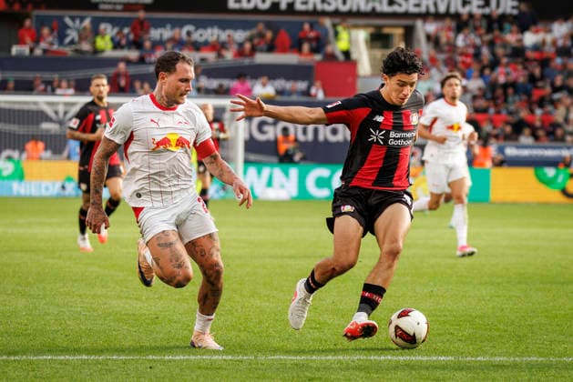 LEVERKUSEN, GERMANY - SEPTEMBER 20, 2026: David Raum (RB Leipzig, 22), Ibrahim Maza (Bayer 04 Leverkusen, 30) during the German Bundesliga match on gameday 4 between Bayer 04 Leverkusen vs. RB Leipzig at BayArena on September 20, 2026 in Leverkusen, Germany. DFL REGULATIONS PROHIBIT ANY USE OF PHOTOGRAPHS AS IMAGE SEQUENCES AND OR QUASI-VIDEO. Northrhine-Westphalia Germany Copyright: xAxelxKohringx