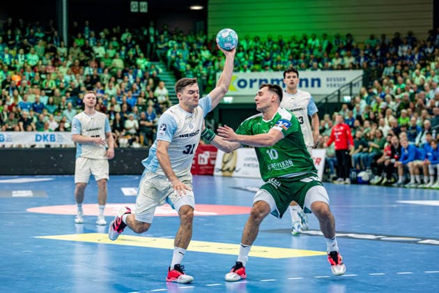 OPEL Handball Bundesliga; HSG Wetzlar - VfL Gummersbach, 20.09.26 Kay Smits (VfL Gummersbach, 31), Josip Simic (HSG Wetzlar, 10), OPEL Handball Bundesliga; HSG Wetzlar - VfL Gummersbach: Wetzlar, 20.09.26 Copyright: xBEAUTIFULxSPORTS Roeczeyx
