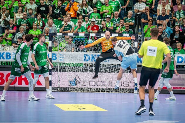 OPEL Handball Bundesliga; HSG Wetzlar - VfL Gummersbach, 20.09.26 Bart Ravensbergen (HSG Wetzlar, 1), Kristjan Horzen (VfL Gummersbach, 27), Dominik Mappes (HSG Wetzlar, 7), Marti Soler (HSG Wetzlar, 23) OPEL Handball Bundesliga; HSG Wetzlar - VfL Gummersbach: Wetzlar, 20.09.26 Copyright: xBEAUTIFULxSPORTS Roeczeyx