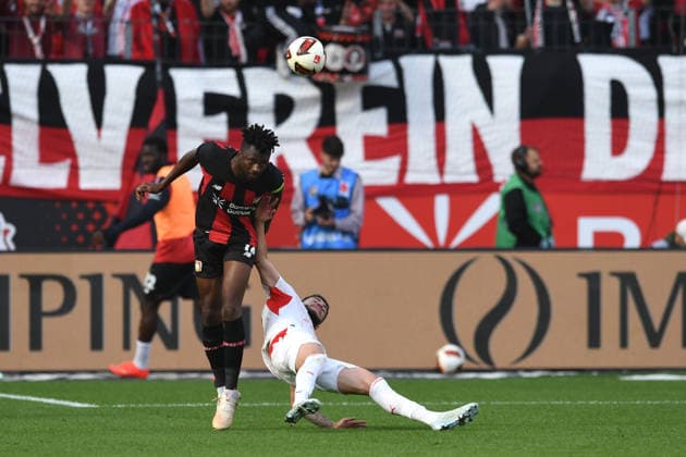 Edmond Tapsoba ( Bayer 04 Leverkusen, 12 ) im Zweikampf mit Romulo Cardoso ( RB Leipzig 40 ). GER, Bayer 04 Leverkusen vs RB Leipzig, Fussball, Bundesliga, 4. Spieltag, Spielzeit 2026 2027, 20.09.2026 DFL REGULATIONS PROHIBIT ANY USE OF PHOTOGRAPHS AS IMAGE SEQUENCES AND OR QUASI-VIDEO GER, Bayer 04 Leverkusen vs RB Leipzig, Fussball, Bundesliga, 4. Spieltag, Spielzeit 2026 2027, 20.09.2026 Leverkusen Copyright: xEibner-Pressefoto ThomasxThienelx EP_TTL