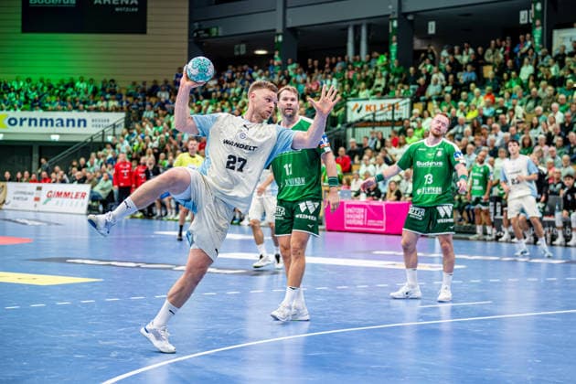 OPEL Handball Bundesliga; HSG Wetzlar - VfL Gummersbach, 20.09.26 Kristjan Horzen (VfL Gummersbach, 27), Petter Oeverby (HSG Wetzlar, 11), Tomas Piroch (HSG Wetzlar, 13), OPEL Handball Bundesliga; HSG Wetzlar - VfL Gummersbach: Wetzlar, 20.09.26 Copyright: xBEAUTIFULxSPORTS Roeczeyx