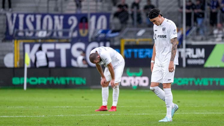 v.li.: Rico Preißinger (Preissinger, Münster, 21), Antonio Tikvic (Münster, 4), Spieler vom SC Preußen Münster (Preussen), enttäuscht schauend, Enttäuschung, Frustration, disappointed, pessimistisch, Aktion, Action, Spielszene, 20.09.2026, Mannheim (Deutschland), Fussball, 3. Liga, SV Waldhof Mannheim - SC Preußen Münster, DFB DFL REGULATIONS PROHIBIT ANY USE OF PHOTOGRAPHS AS IMAGE SEQUENCES AND OR QUASI-VIDEO.