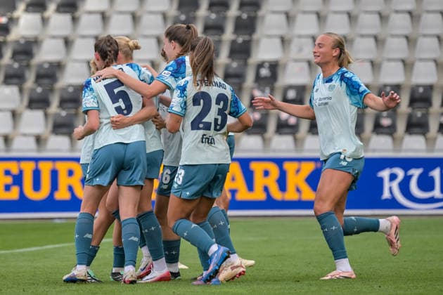 Jubel nach dem Tor zum 1:1 durch Cornelia Kramer (Bayer 04 Leverkusen Frauen, 07) GER, SC Freiburg vs Bayer 04 Leverkusen, Frauen-Fussball, Bundesliga, 5. Spieltag, Saison 2026 2027, 20.09.2026 DFB REGULATIONS PROHIBIT ANY USE OF PHOTOGRAPHS AS IMAGE SEQUENCES AND OR QUASI-VIDEO GER, SC Freiburg vs Bayer 04 Leverkusen, Frauen-Fussball, Bundesliga, 5. Spieltag, Saison 2026 2027, 20.09.2026 Freiburg Copyright: xEibner-Pressefotox EP_THS