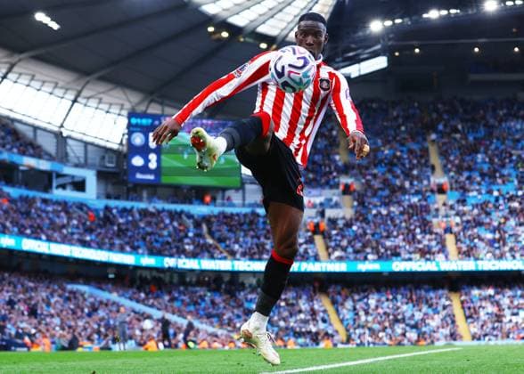 Nordi Mukiele of Sunderland Manchester City v Sunderland, Premier League, Football, Etihad Stadium, Manchester, UK - 20 Sep 2026Manchester Etihad Stadium United Kingdom EDITORIAL USE ONLY No use with unauthorised audio, video, data, fixture lists, club league logos or live services. Online in-match use limited to 120 images, no video emulation. No use in betting, games or single club league player publications. Copyright: xMattxWest Shutterstockx 17160119bj
