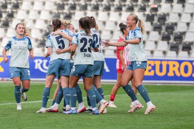 Google Pixel Frauen-Bundesliga: SC Freiburg vs. Bayer 04 Leverkusen, 20.09.2026 Torjubel zum 1:1 durch Cornelia Kramer (Bayer 04 Leverkusen, 7) Google Pixel Frauen-Bundesliga: SC Freiburg vs. Bayer 04 Leverkusen, Dreisamstadion, 20.09.2026 DFB DFL REGULATIONS PROHIBIT ANY USE OF PHOTOGRAPHS AS IMAGE SEQUENCES AND OR QUASI-VIDEO. Copyright: xBEAUTIFULxSPORTS Boscox