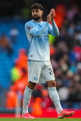 Manchester City v Sunderland, Premier League JoÅ¡ko Gvardiol Of Manchester City applauds the fans during the Manchester City v Sunderland Premier League match at the Etihad Stadium, Manchester, England on 20 September 2026 Credit: Lee Keuneke Every Second Media Editorial use only. All images are copyright Every Second Media Limited. No images may be reproduced without prior permission. All rights reserved. Premier League and Football League images are subject to licensing agreements with Football DataCo Limited. see https: www.football-dataco.com Copyright: xIMAGO EveryxSecondxMediax ESM-2181-0080 LeexKeunekex xEveryxSecondxMediax