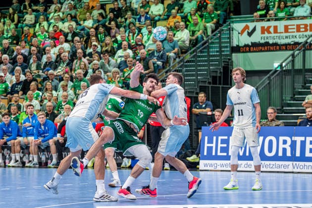OPEL Handball Bundesliga; HSG Wetzlar - VfL Gummersbach, 20.09.26 Doruk Pehlivan (HSG Wetzlar, 19), Milos Vujovic (VfL Gummersbach, 6), Kay Smits (VfL Gummersbach, 31), Mathis Häseler (VfL Gummersbach, 11) OPEL Handball Bundesliga; HSG Wetzlar - VfL Gummersbach: Wetzlar, 20.09.26 Copyright: xBEAUTIFULxSPORTS Roeczeyx