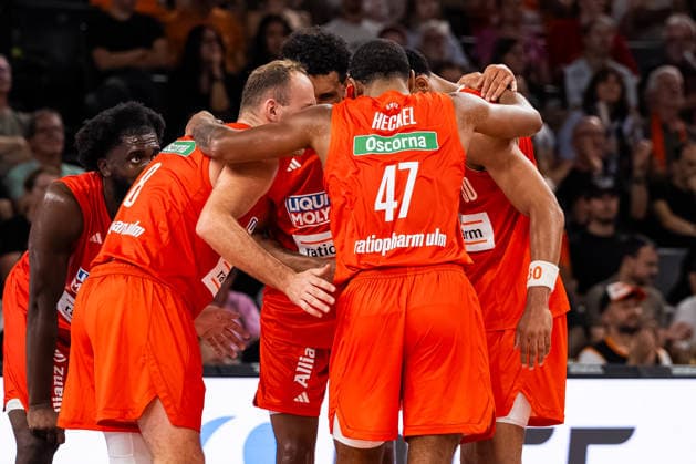 easyCredit BBL: Ratiopharm Ulm vs. MHP RIESEN Ludwigsburg ; 20.09.2026 Ulm, GERMANY - 20. September 2026: Teamkreis der Ulmer vor einem Freiwurf während dem Spiel zwischen der Ratiopharm Ulm und den MHP RIESEN Ludwigsburg am 1. Spieltag der easyCredit BBL in der ratiopharm Arena Ulm. Copyright: xBEAUTIFULxSPORTS Steinx