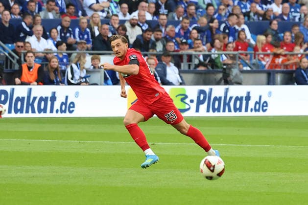 20.09.2026, xrekx, Fussball 1.Bundesliga, FC Schalke 04 - SV Elversberg v.l. Lukas Petkov (SV 07 Elversberg) (DFL DFB REGULATIONS PROHIBIT ANY USE OF PHOTOGRAPHS as IMAGE SEQUENCES and or QUASI-VIDEO) Gelsenkirchen