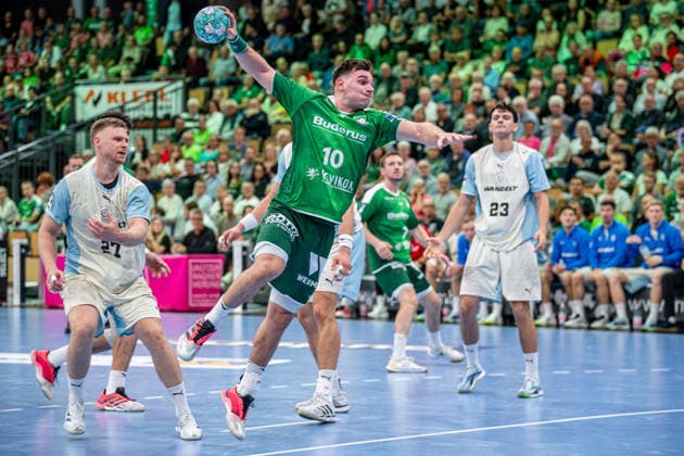 OPEL Handball Bundesliga; HSG Wetzlar - VfL Gummersbach, 20.09.26 Josip Simic (HSG Wetzlar, 10), Kristjan Horzen (VfL Gummersbach, 27), Nikola Roganovic (VfL Gummersbach, 23) OPEL Handball Bundesliga; HSG Wetzlar - VfL Gummersbach: Wetzlar, 20.09.26 Copyright: xBEAUTIFULxSPORTS Roeczeyx