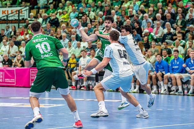OPEL Handball Bundesliga; HSG Wetzlar - VfL Gummersbach, 20.09.26 Doruk Pehlivan (HSG Wetzlar, 19), Josip Simic (HSG Wetzlar, 10), Å tepan Zeman (VfL Gummersbach, 66), Nikola Roganovic (VfL Gummersbach, 23) OPEL Handball Bundesliga; HSG Wetzlar - VfL Gummersbach: Wetzlar, 20.09.26 Copyright: xBEAUTIFULxSPORTS Roeczeyx