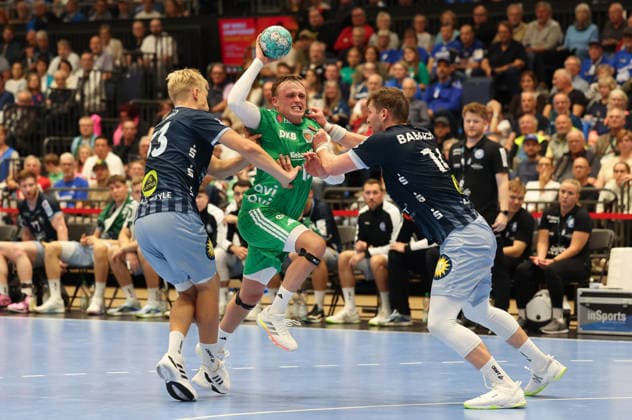 v.l. Zeb Bjerneld (Bergischer HC 33) ,Tobias Grondahl (Füchse Berlin 15), Gerdas Babarskas (Bergischer HC 14) GER, Bergischer HC vs. Fuechse Berlin, Handball, Opel Handball-Bundesliga, 5. Spieltag, Spielzeit 2026 2027, 20.09.2026 GER, Bergischer HC vs. Fuechse Berlin, Handball, Opel Handball-Bundesliga, 5. Spieltag, Spielzeit 2026 2027, 20.09.2026 Duesseldorf Copyright: xEibner-Pressefoto ThomasxStoeckex EP_TSR