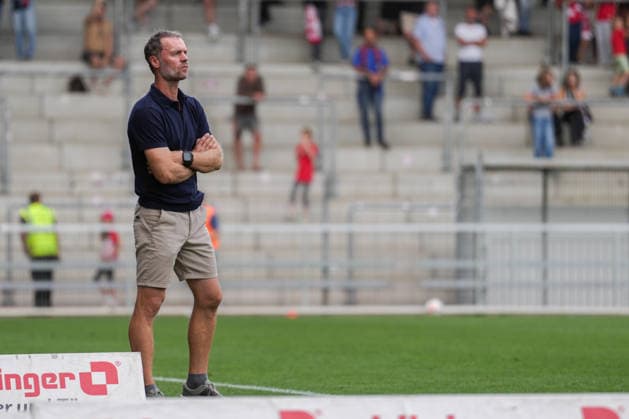 Google Pixel Frauen-Bundesliga: SC Freiburg vs. Bayer 04 Leverkusen, 20.09.2026 Marco Konrad (SC Freiburg, Trainer) Google Pixel Frauen-Bundesliga: SC Freiburg vs. Bayer 04 Leverkusen, Dreisamstadion, 20.09.2026 DFB DFL REGULATIONS PROHIBIT ANY USE OF PHOTOGRAPHS AS IMAGE SEQUENCES AND OR QUASI-VIDEO. Copyright: xBEAUTIFULxSPORTS Boscox