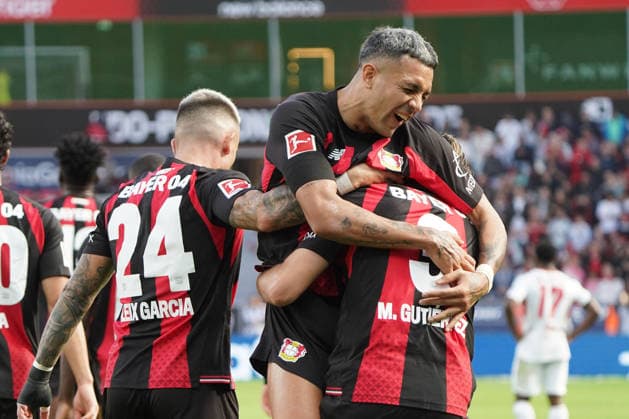 Leverkusen Fussball, 1.BL saison 2026 2027 Bayer 04 Leverkusen vs RB Leipzig, 20.09.2026, Bayarena Leverkusen Miguel Gutierrez, Fcubdo Axel Medina, Bayer 04 Leverkusen, Spanien, SPain, ESP Aktion, Einzelbild