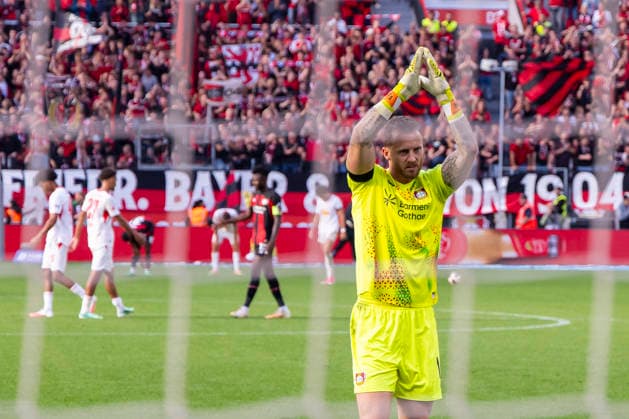 20.09.2026, Fussball, 4. Spieltag der 1. Fussball Bundesliga, Bayer 04 Leverkusen - RB Leipzig. Torwart Mark Flekken (Bayer 04 Leverkusen) bejubelt den 2:0 Sieg über RB Leipzig. Leverkusen BayArena NRW Deutschland xRHR-FOTO DEx Copyright: DennisxEwert RHR-FOTOx RHR-FOTO DE