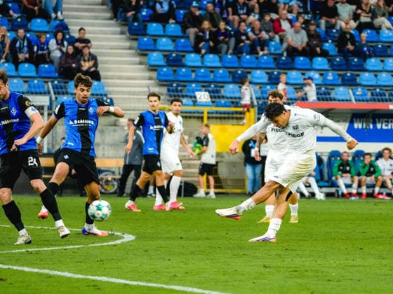 20.09.2026, xwppx, Fussball 3.Liga, SV Waldhof Mannheim - Preußen Münster v.l. Torschuss Montell Ndikom (Preußen Münster) - Ausgleich zählt nicht