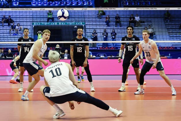 IPA88765291 - 10 Luka Marttila (Finland) on defense during the round of 16 match of the CEV Enel EuroVolley 2026 between Finland and Greece at PalaVela, Turin, Italy, on September 20, 2026, during the Finland vs. Greece, CEV EuroVolley Men’s match in Turin, Italy, September 20, 2026  Copyright: xValerioxOrigo IPAxSportx xx IPA88765291