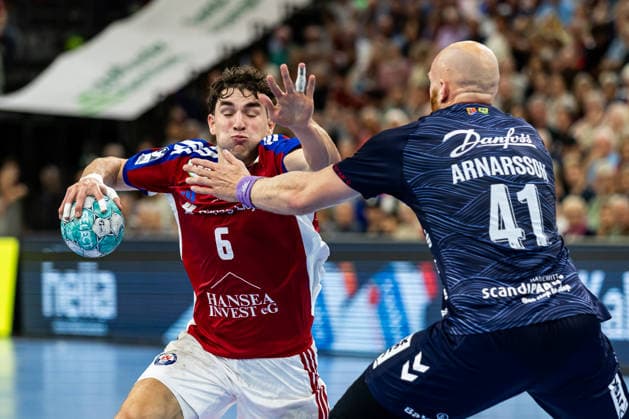 Opel HBL: SG Flensburg-Handewitt vs Handball Club Hamburg; 20.09.26 Elias Kofler (Nr.06, Handball Club Hamburg) gegen Arnar Freyr Arnarsson (Nr.41, SG Flensburg-Handewitt) Opel HBL: SG Flensburg-Handewitt vs Handball Club Hamburg, GGW Arena am 20.09.26 Copyright: xBEAUTIFULxSPORTS MarioxM.xKobergx