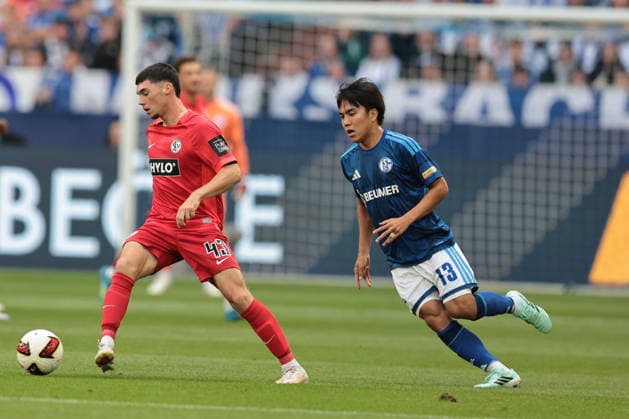 Felix Keidel (SV 07 Elversberg) und Satoshi Tanaka (FC Schalke 04) beim Spiel der 1. Bundesliga (Saison 2026 27) FC Schalke 04 - SV Elversberg - Copyright: Thomas Pakusch