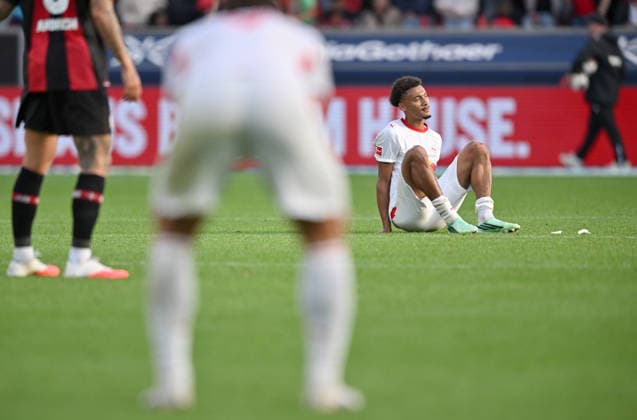 Tidiam Gomis (RB Leipzig) enttaeuscht nach dem Spiel. Fussball 1. Bundesliga, 4.Spieltag, Bayer 04 Leverkusen - RB Leipzig, am 20.09.2026 in Leverkusen Deutschland. DFL regulations prohibit any use of photographs as image sequences and or quasi-video Ã‚Â