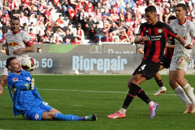 Leverkusen Fussball, 1.BL saison 2026 2027 Bayer 04 Leverkusen vs RB Leipzig, 20.09.2026, Bayarena Leverkusen Maarten Vandevoordt, TW RB Leipzig Patrik Schick Bayer 04 Leverkusen, Tschechien, CZE, Aktion, Einzelbild