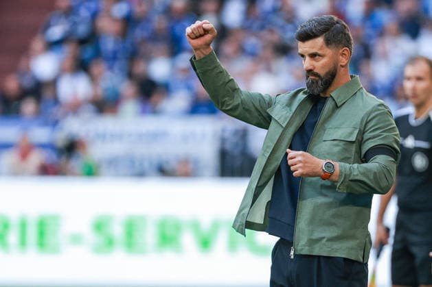 1. Bundesliga - FC Schalke 04 - SV Elversberg am 20.09.2026 in der Veltins-Arena auf Schalke Trainer Miron Muslic (Schalke) jubelt und freut sich