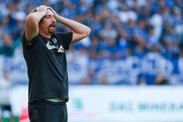 1. Bundesliga - FC Schalke 04 - SV Elversberg am 20.09.2026 in der Veltins-Arena auf Schalke Trainer Vincent Wagner (Elversberg) unzufrieden, enttäuscht, enttaeuscht, niedergeschlagen