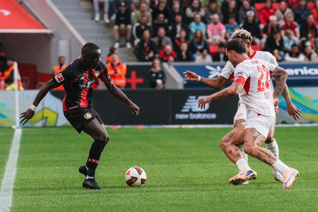 20.09.2026, xjmrgnx, Fussball 1.Bundesliga, Bayer 04 Leverkusen - RB Leipzig v.l. Zweikampf zwischen Moussa Diaby (19, Leverkusen), Antonio Nusa (7, Leipzig) und David Raum (22, Leipzig) (DFL DFB REGULATIONS PROHIBIT ANY USE OF PHOTOGRAPHS as IMAGE SEQUENCES and or QUASI-VIDEO) Leverkusen
