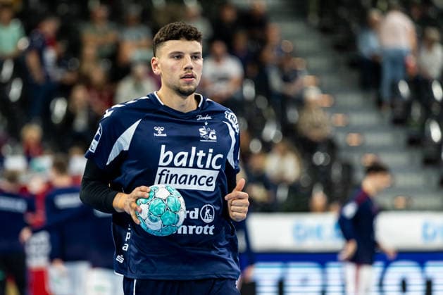 Opel HBL: SG Flensburg-Handewitt vs Handball Club Hamburg; 20.09.26 Marko Grgic (Nr.17, SG Flensburg-Handewitt) beim Warm Up Opel HBL: SG Flensburg-Handewitt vs Handball Club Hamburg, GGW Arena am 20.09.26 Copyright: xBEAUTIFULxSPORTS MarioxM.xKobergx