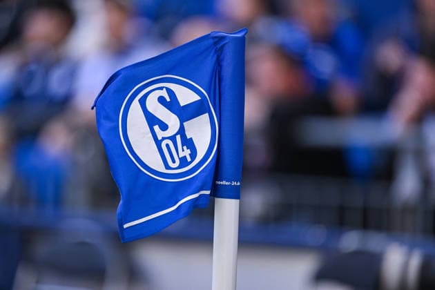 20.09.2026, Fussball, Saison 2026 2027, Bundesliga, FC Schalke 04 - SV Elversberg, Eckfahne mit Logo S04 xRHR-FOTO YYx Copyright: KROEGER RHR-FOTOx RHR-FOTO YY