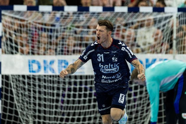 Opel HBL: SG Flensburg-Handewitt vs Handball Club Hamburg; 20.09.26 Jubel Torjubel bei Emil Jakobsen (Nr.31, SG Flensburg-Handewitt) Opel HBL: SG Flensburg-Handewitt vs Handball Club Hamburg, GGW Arena am 20.09.26 Copyright: xBEAUTIFULxSPORTS MarioxM.xKobergx