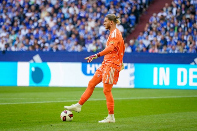 Deutschland: Fussball Bundesliga 2026 - 2027, 4. Spieltag - FC Schalke 04 vs SV Elversberg - Veltins-Arena (Gelsenkirchen): Loris Karius (FC Schalke 04, 1) am Ball Copyright: xJOERANxSTEINSIEKx