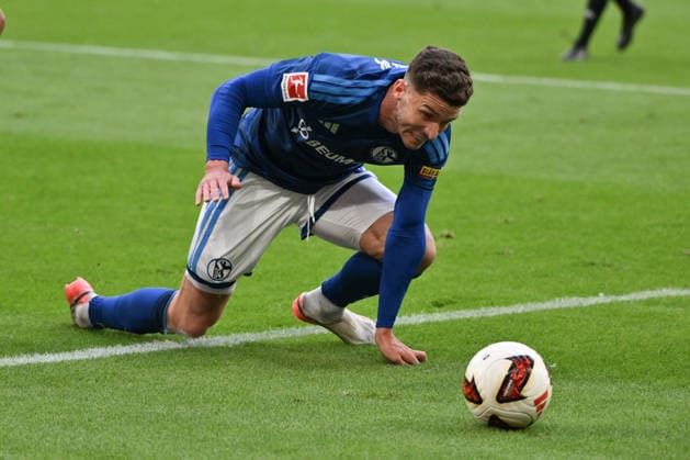 Robin Gosens (FC Schalke 04) 20.09.2026, Fussball 1. Bundesliga, Saison 2026 2027, 4. Spieltag, FC Schalke 04 - SV Elversberg DFL regulations prohibit any use of photographs as image sequences and or quasi-video Gelsenkirchen Veltins Arena Nordrhein Westfalen Deutschland