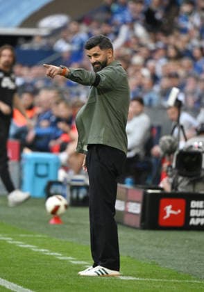 Trainer Miron Muslic (FC Schalke 04) 20.09.2026, Fussball 1. Bundesliga, Saison 2026 2027, 4. Spieltag, FC Schalke 04 - SV Elversberg DFL regulations prohibit any use of photographs as image sequences and or quasi-video Gelsenkirchen Veltins Arena Nordrhein Westfalen Deutschland