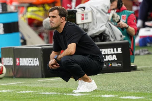 Leverkusen Fussball, 1.BL saison 2026 2027 Bayer 04 Leverkusen vs RB Leipzig, 20.09.2026, Bayarena Leverkusen Carles Martinez Trainer Bayer 04 Leverkusen Aktion, Einzelbild