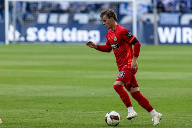 1. Bundesliga: FC Schalke 04 - SV Elversberg; 20.09.2026 Cole Campbell (SV Elversberg, 39) 1. Fußball Bundesliga 4.Spieltag: FC Schalke 04 - SV Elversberg; Veltins Arena, Gelsenkirchen; 20.09.2026 DFL regulations prohibit any use of photographs as image sequences and or quasi video. Copyright: xBEAUTIFULxSPORTS Buriakovx
