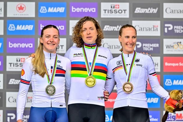 Siegererung Einzelzeitfahren Frauen 2026 Road cycling, Rad, Radsport, Strasse World Championships Montreal Reusser Marlen Switzerland, Bäckstedt Zoe Great Britain, Koch Franziska Germany Siegererung Einzelzeitfahren Frauen 2026 Road Cycling World Championships Montreal Straßenradsport-Weltmeisterschaften