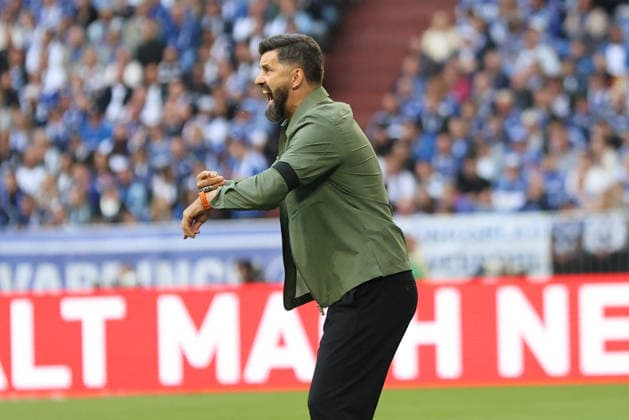 Chef-Trainer Miron Muslic (FC Schalke 04) beim Spiel der 1. Bundesliga (Saison 2026 27) FC Schalke 04 - SV Elversberg - Copyright: Thomas Pakusch