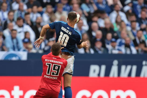 Edin Dzeko (FC Schalke 04) beim Spiel der 1. Bundesliga (Saison 2026 27) FC Schalke 04 - SV Elversberg - Copyright: Thomas Pakusch