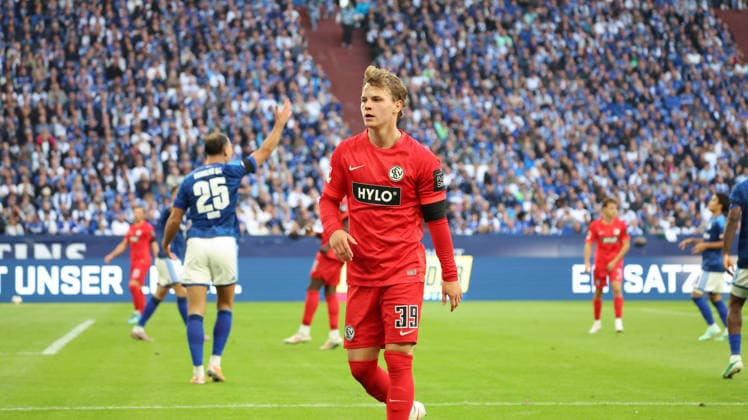 20.09.2026, xrekx, Fussball 1.Bundesliga, FC Schalke 04 - SV Elversberg v.l. Cole Campbell (SV 07 Elversberg) (DFL DFB REGULATIONS PROHIBIT ANY USE OF PHOTOGRAPHS as IMAGE SEQUENCES and or QUASI-VIDEO) Gelsenkirchen