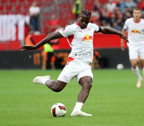 20.09.2026; Fussball; GER; Saison 2026 2027 ; 1.Bundesliga; 4.Spieltag. : Bayer 04 Leverkusen --- RB Leipzig : Ezechiel Banzuzi (6 RBL) zieht aus der Distance ab. DFL REGULATIONS PROHIBIT ANY USE OF PHOTOGRAPHS AS IMAGE SEQENCES AND OR QUASI-VIDEO. 1.Fussball-Bundesliga : 20.09.2026 Fussball; GER; Saison 2026 2027 ; 1.Bundesliga; 4. Spieltag. Bayer 04 Leverkusen--RB Leipzig :