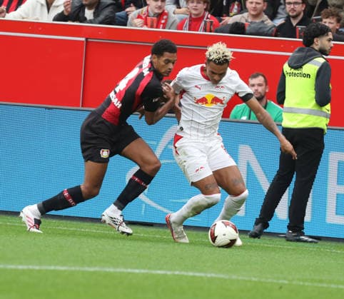 20.09.2026; Fussball; GER; Saison 2026 2027 ; 1.Bundesliga; 4.Spieltag. : Bayer 04 Leverkusen --- RB Leipzig : Duell zwischen Jarell Quansah (4 B04) und Antonio Nusa (7 RBL). DFL REGULATIONS PROHIBIT ANY USE OF PHOTOGRAPHS AS IMAGE SEQENCES AND OR QUASI-VIDEO. 1.Fussball-Bundesliga : 20.09.2026 Fussball; GER; Saison 2026 2027 ; 1.Bundesliga; 4. Spieltag. Bayer 04 Leverkusen--RB Leipzig :