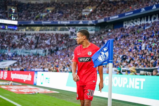 Deutschland: Fussball Bundesliga 2026 - 2027, 4. Spieltag - FC Schalke 04 vs SV Elversberg - Veltins-Arena (Gelsenkirchen): Jan Gyamerah (SV Elversberg, 30) Copyright: xJOERANxSTEINSIEKx