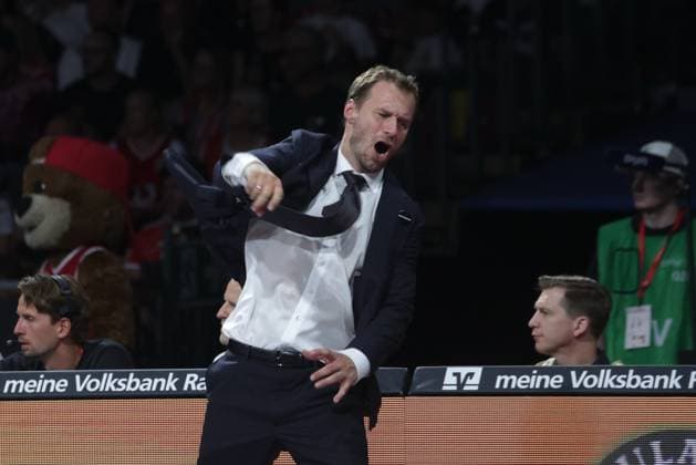 In Rage . . . FCBB - Trainer Anton GAVEL. Basketball, Bundesliga, Bayern Muenchen - Bamberg Baskets, am 20.09.2026 in Muenchen, Deutschland. Quelle Copyright Credit : Oryk HAIST
