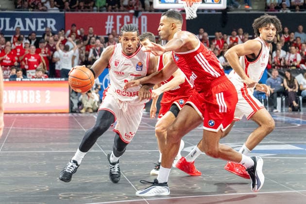 Jordan Wright 3 (BMA365 Bamberg Baskets), Johannes Thiemann 32 (FC Bayern Basketball), FC Bayern Basketball - BMA365 Bamberg Baskets, BBL, 1. Spieltag, 20.09.2026 Muenchen Bayern Deutschland